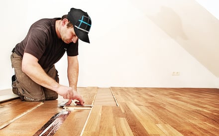 USING FLOORING MOISTURE METERS TO PROTECT YOUR DIY HARDWOOD FLOOR INSTALLATION
